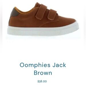 Size 5 toddler shoes. Oomphies brand.  Runs small